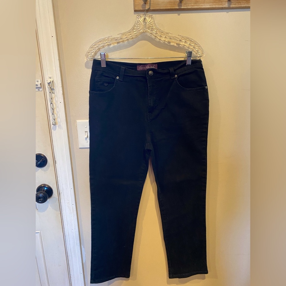 Gloria Vanderbilt black jeans.​